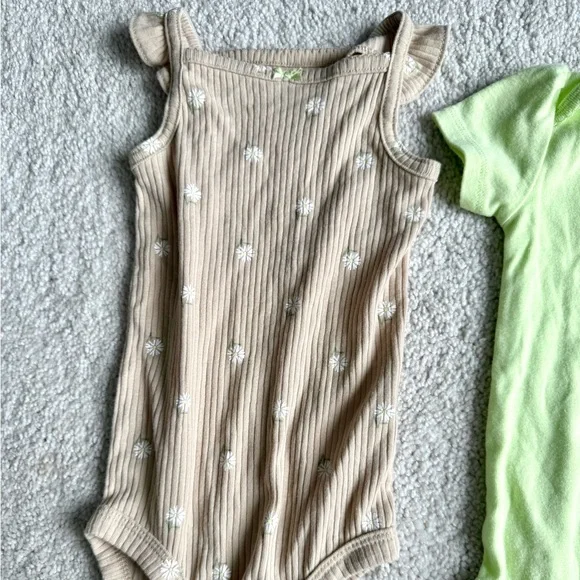 Carter’s bundle neutral Ribbed Baby Set - Picture 7 of 8